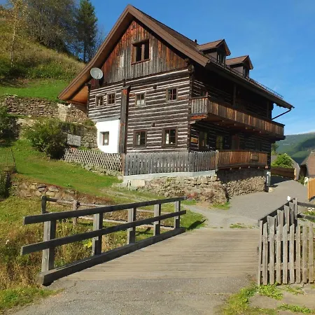 アパート Naehe Talstation Turracher Hoehe, Ferienwohnung In Urigem Holzhaus Turracher Hohe