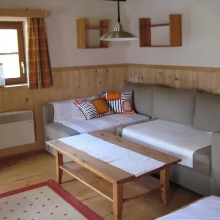 Naehe Talstation Turracher Hoehe, Ferienwohnung In Urigem Holzhaus アパート