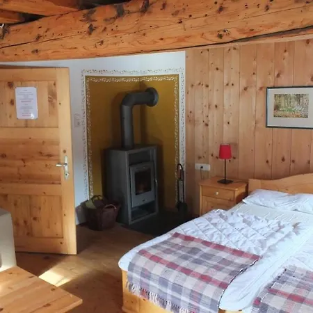 Naehe Talstation Turracher Hoehe, Ferienwohnung In Urigem Holzhaus アパート Turracher Hohe