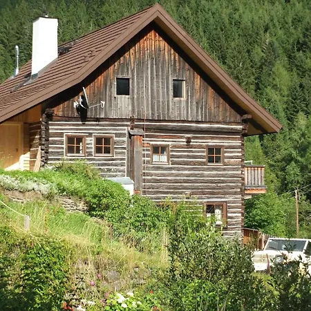 Naehe Talstation Turracher Hoehe, Ferienwohnung In Urigem Holzhaus アパート *