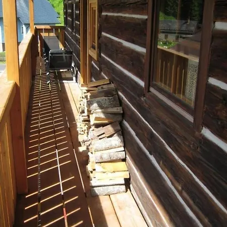 Naehe Talstation Turracher Hoehe, Ferienwohnung In Urigem Holzhaus アパート